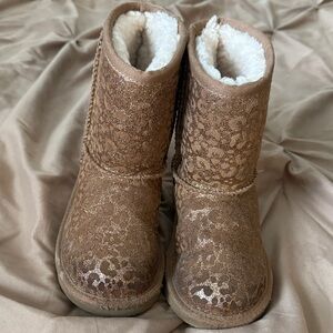 UGG Kids Boots in Shimmering Brown